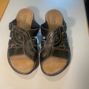 Clarks - Size 7M - Women’s Leisa Spring Black Sandals